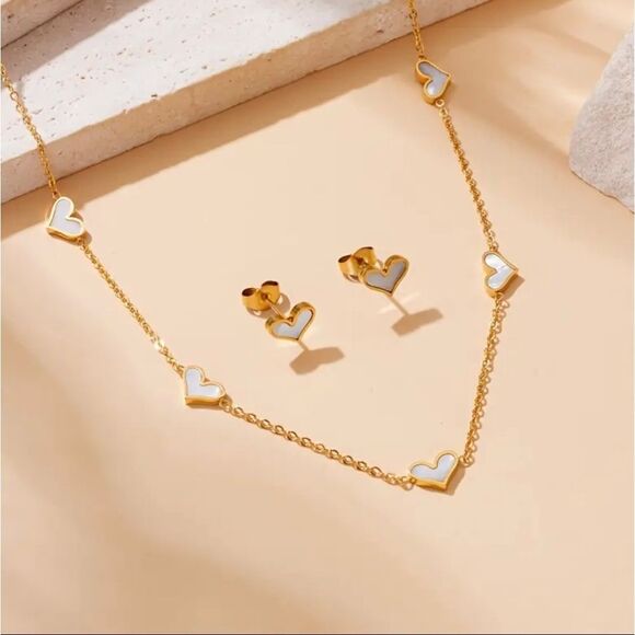 18K Gold Plated Heart Necklace & Earring Set - Picture 2 of 4
